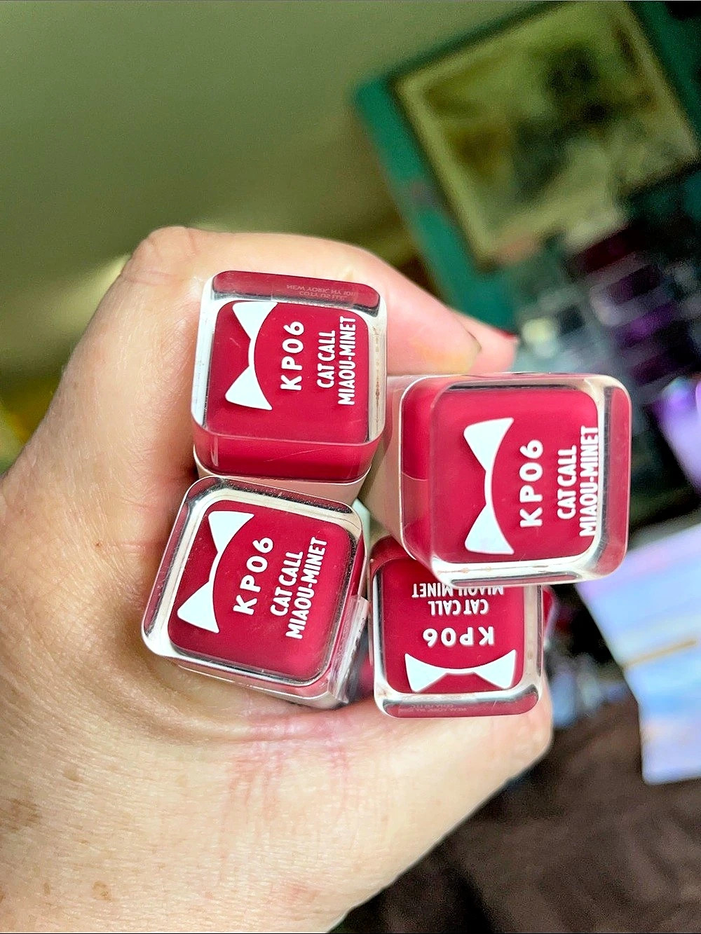 COVERGIRL New Lipstick CAT CALL x 4